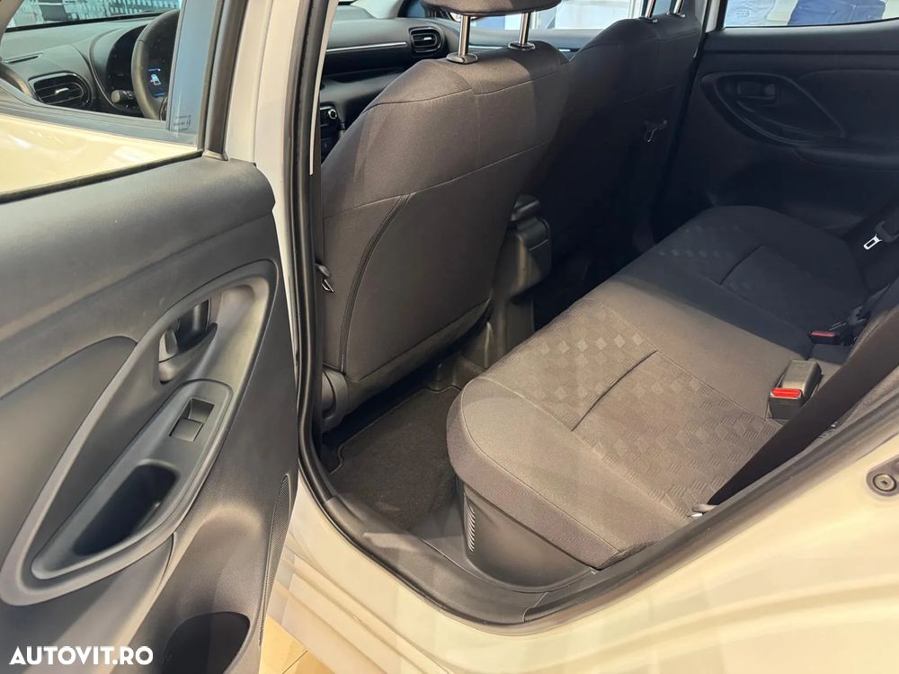 Toyota Yaris - 22