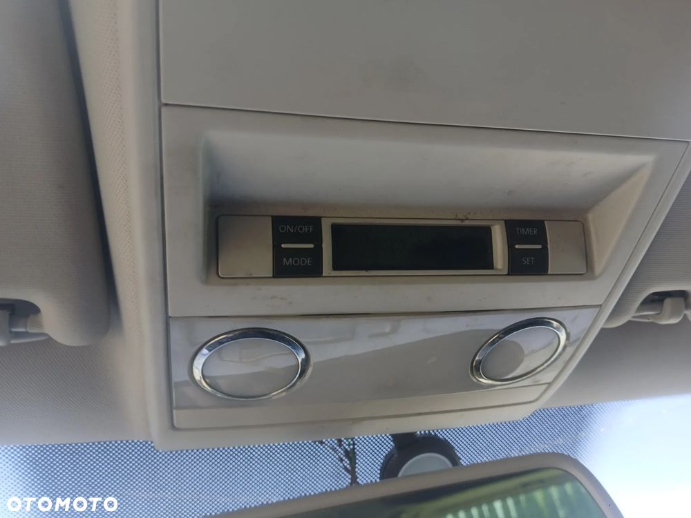 Volkswagen Caravelle - 17
