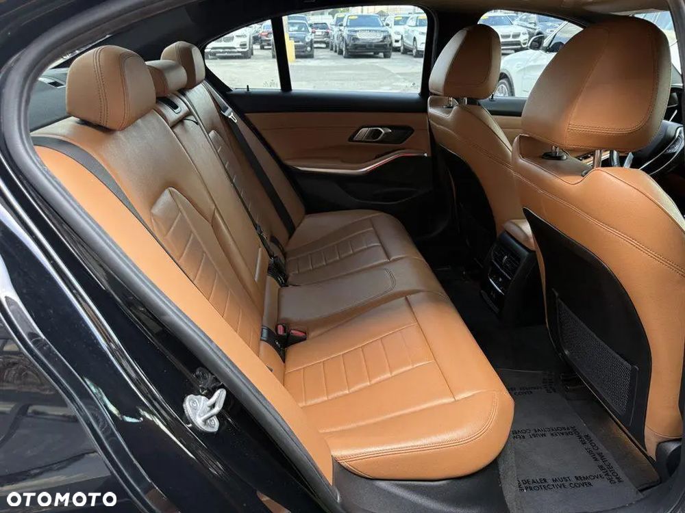 BMW Seria 3 330i xDrive M Sport - 19