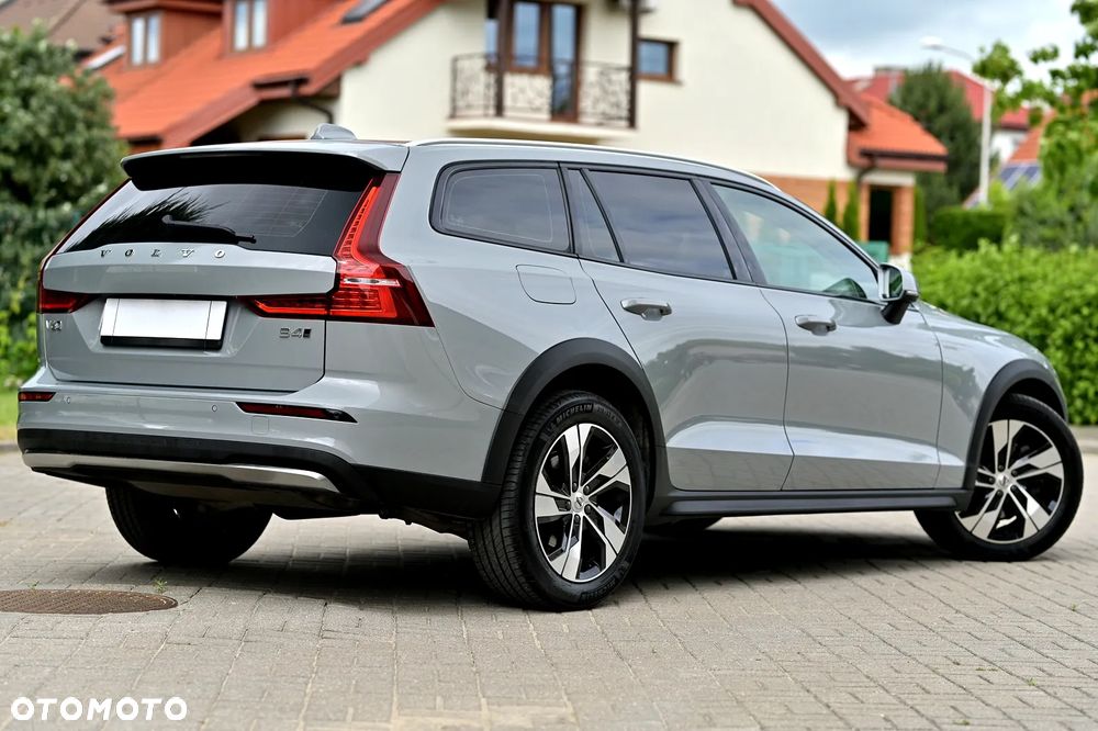 Volvo V60 Cross Country B4 D AWD Plus - 16