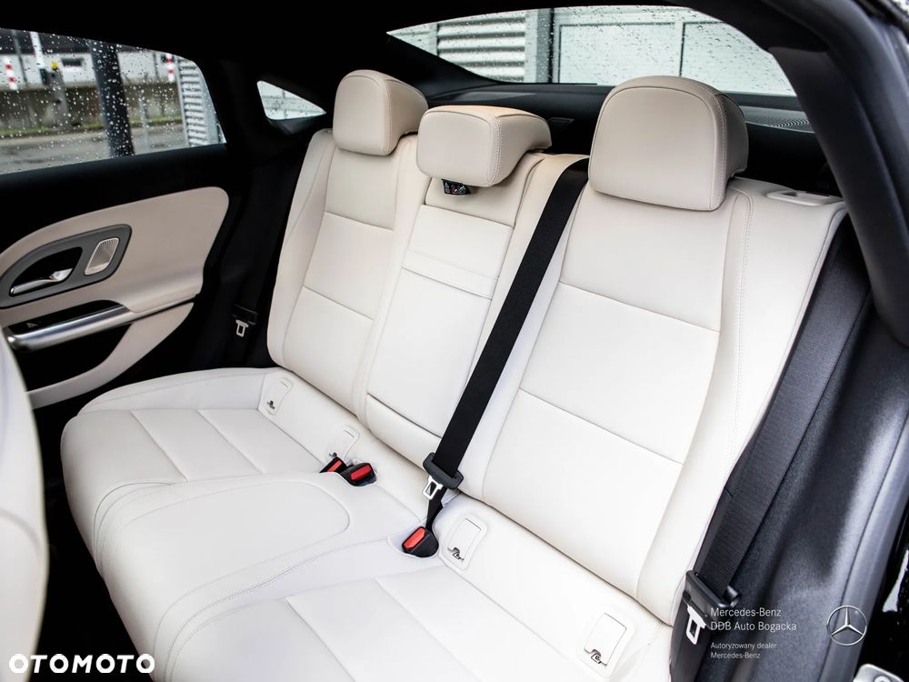 Mercedes-Benz CLA 220 mHEV 4-Matic 8G-DCT - 12