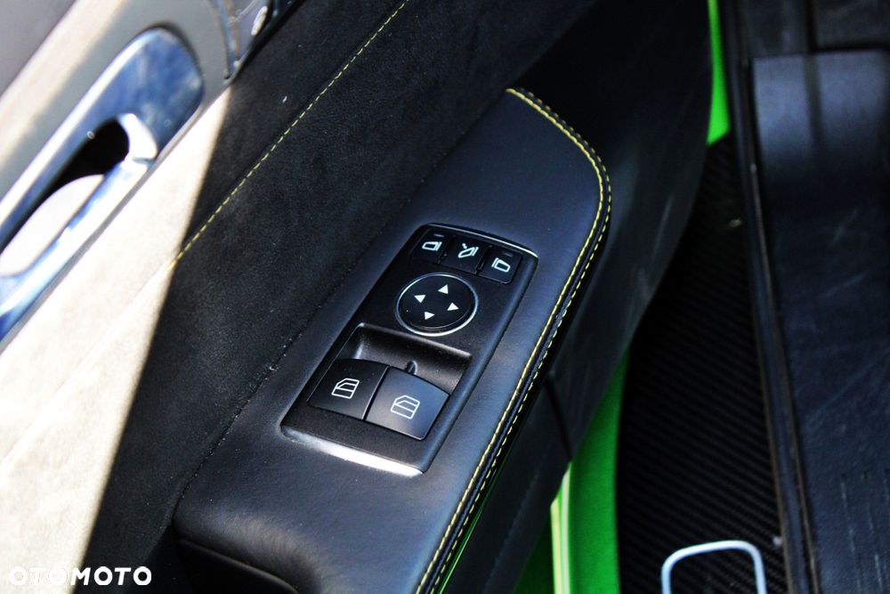 Mercedes-Benz AMG GT R - 9