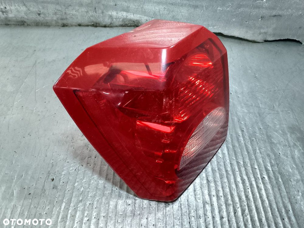 LAMPA TYLNA LEWA DODGE CALIBER 320077B  05303753  05303881 - 3