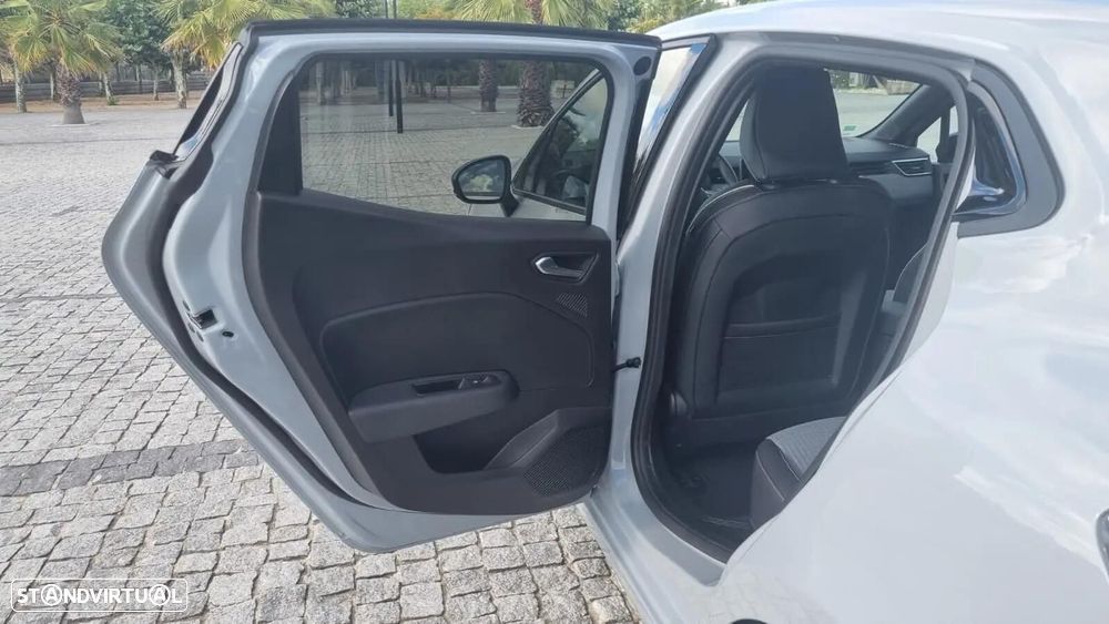 Renault Clio - 17
