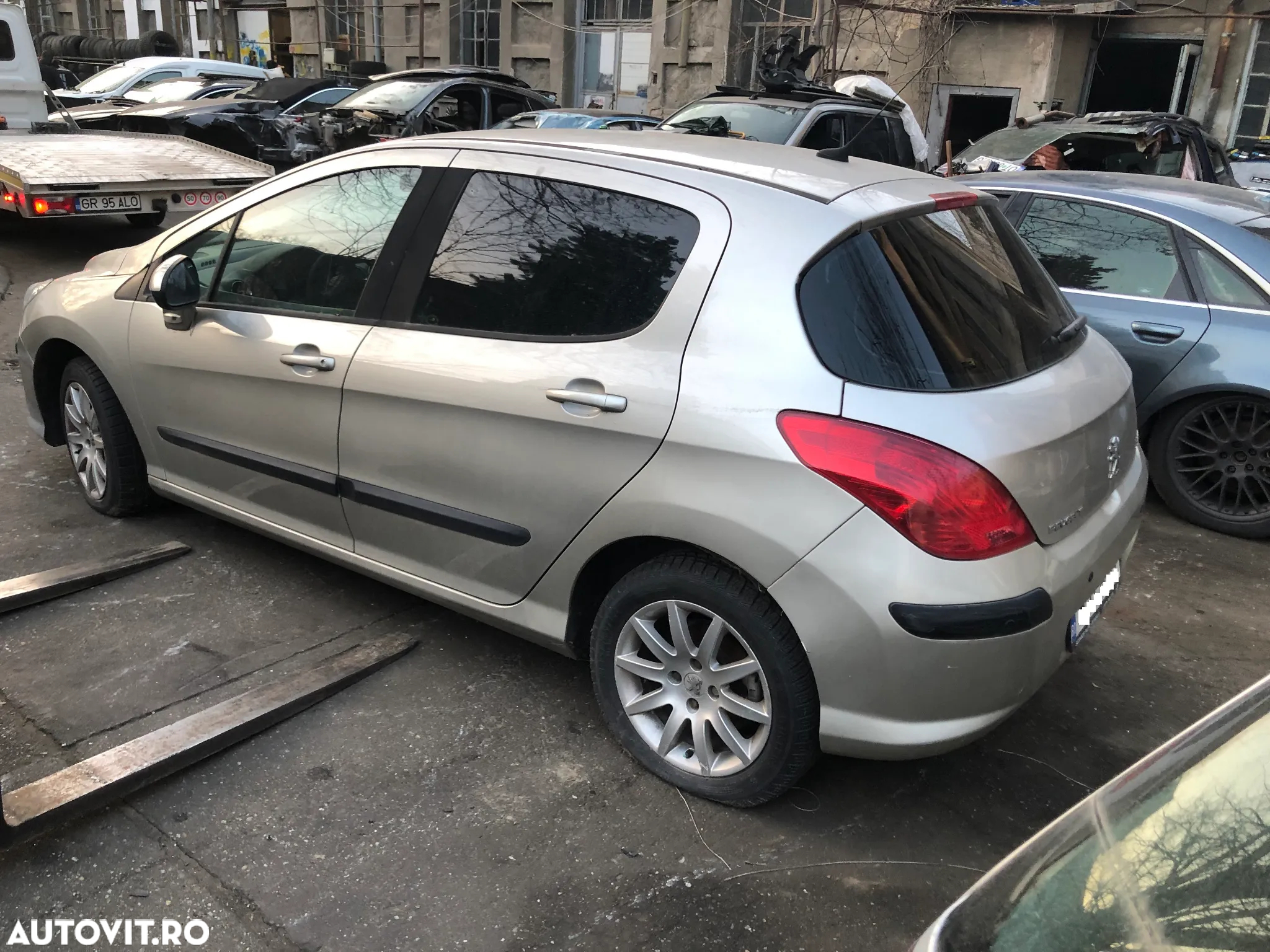 Dezmembrez Peugeot 308 gri argintiu 1.6 HDI cutie automata - 2