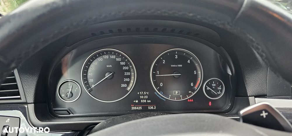 BMW Seria 5 525d xDrive Touring - 7
