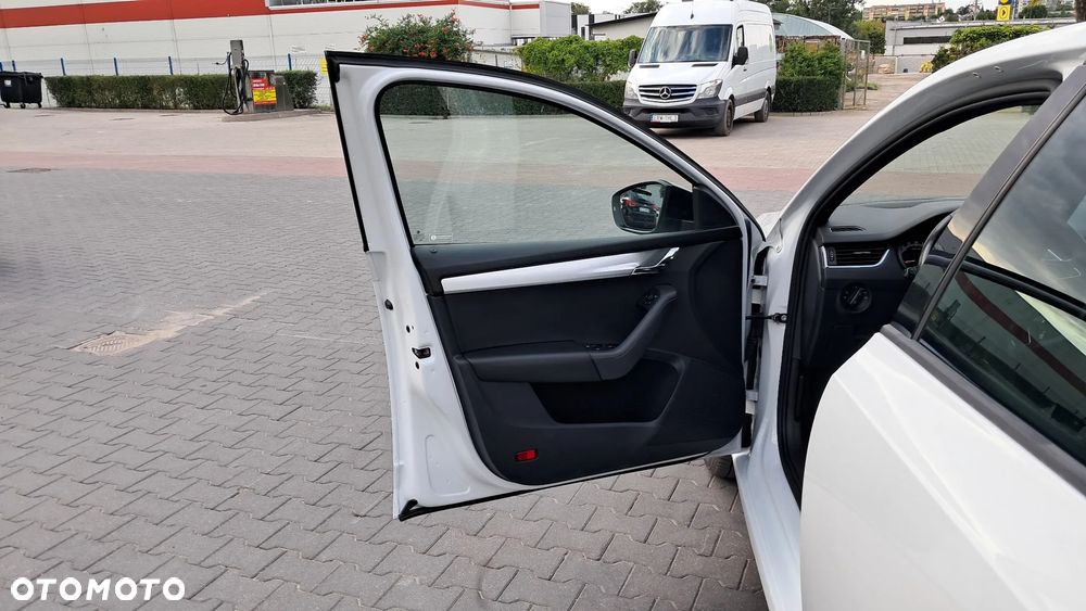 Skoda Octavia 1.6 TDI SCR Business - 10