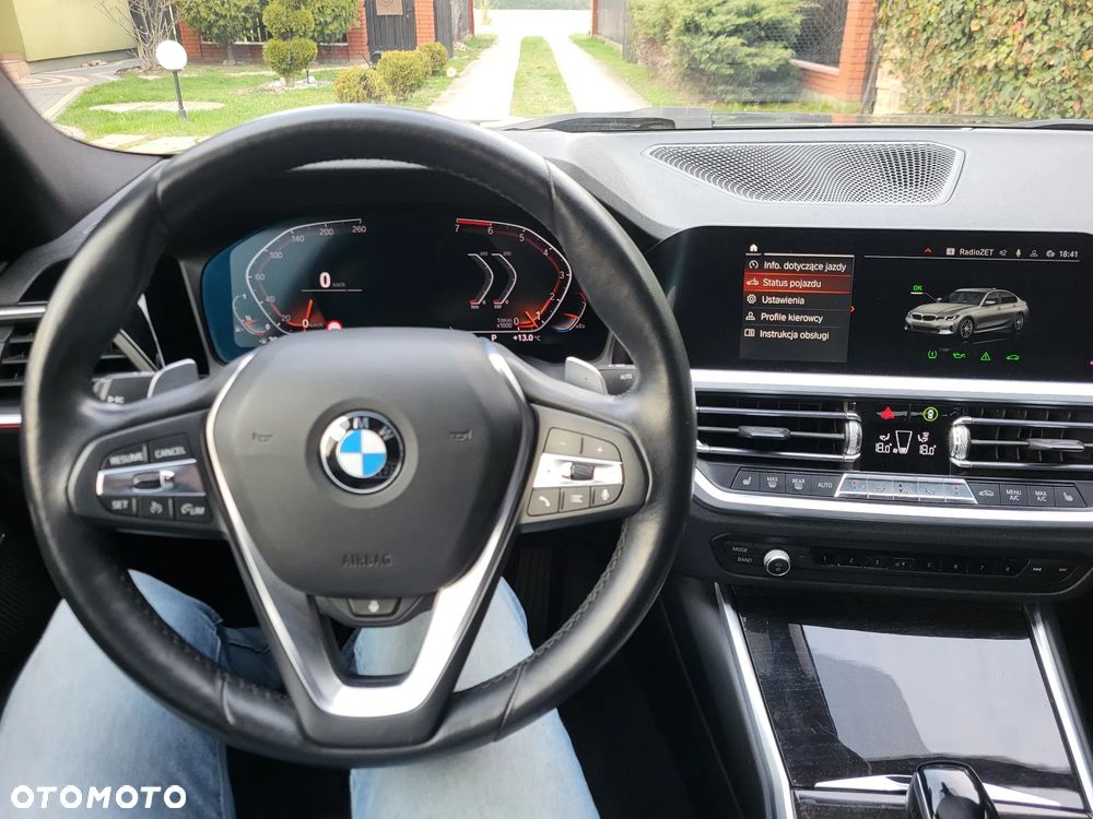 BMW Seria 3 330i Sport Line - 25