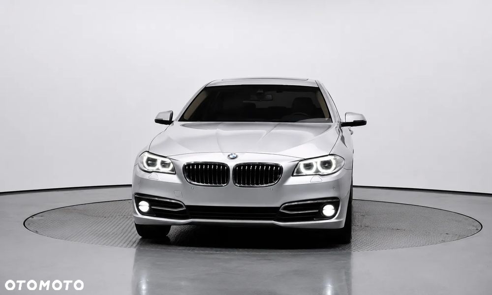 BMW Seria 5 520d xDrive Luxury Line - 3