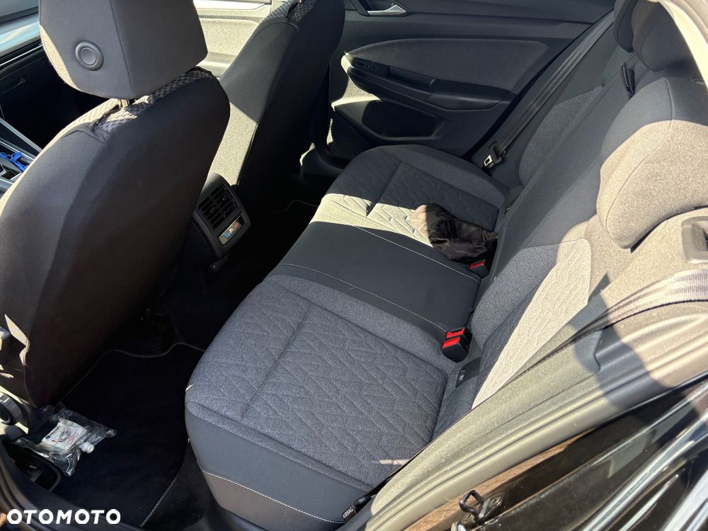 Volkswagen Golf - 9