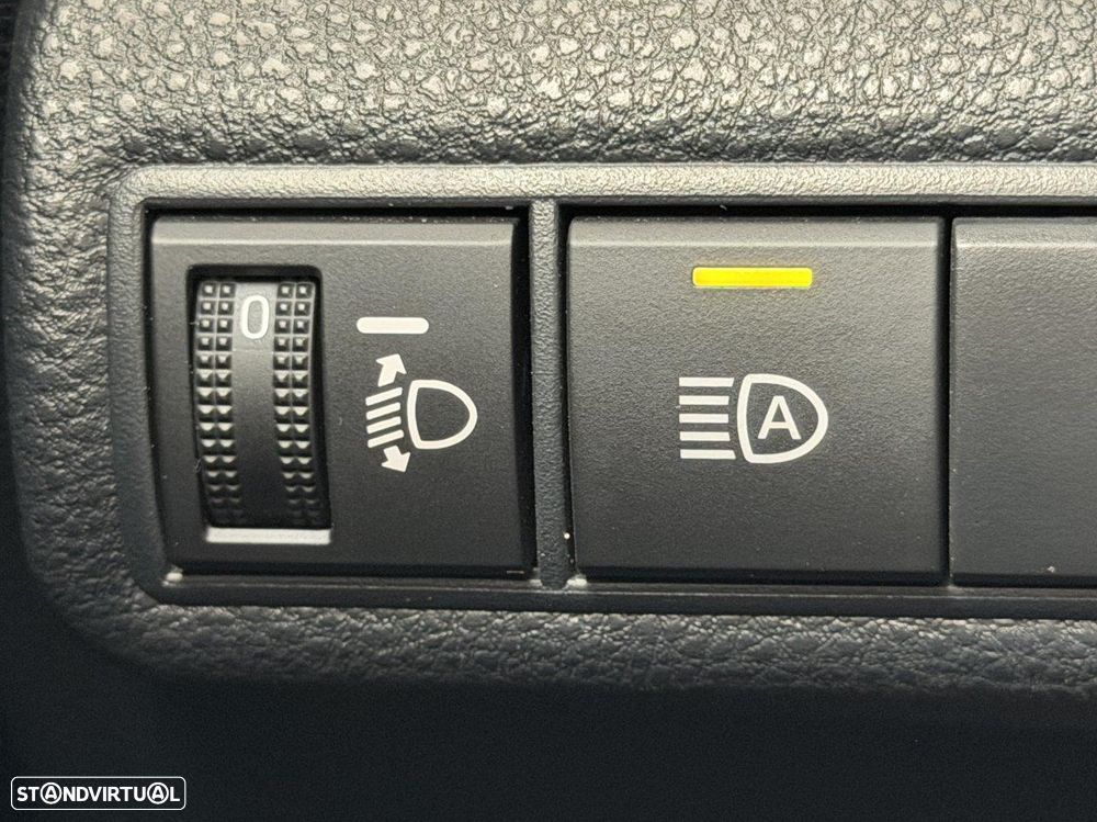 Toyota Corolla 1.8 Hybrid Comfort - 22