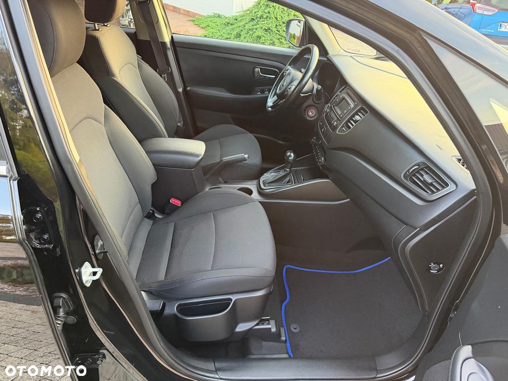 Kia Carens 1.7 CRDi L 7os - 14