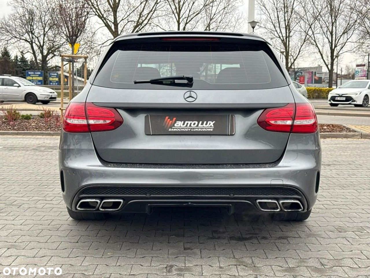 Mercedes-Benz Klasa C AMG 63 T AMG Speedshift 7G-MCT - 17