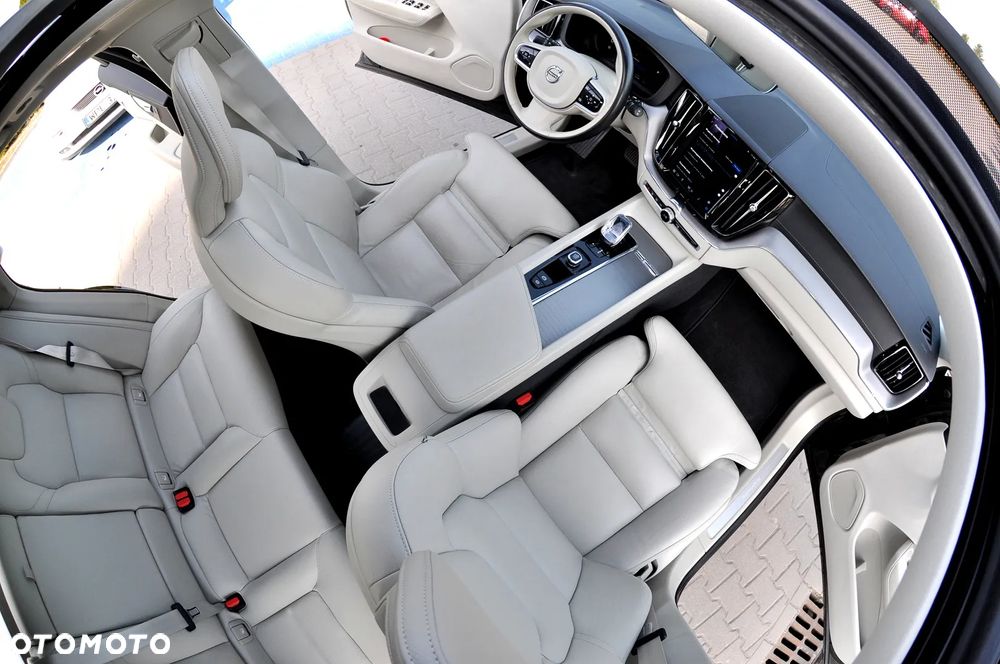 Volvo XC 60 T6 AWD Recharge Geartronic Inscription - 24