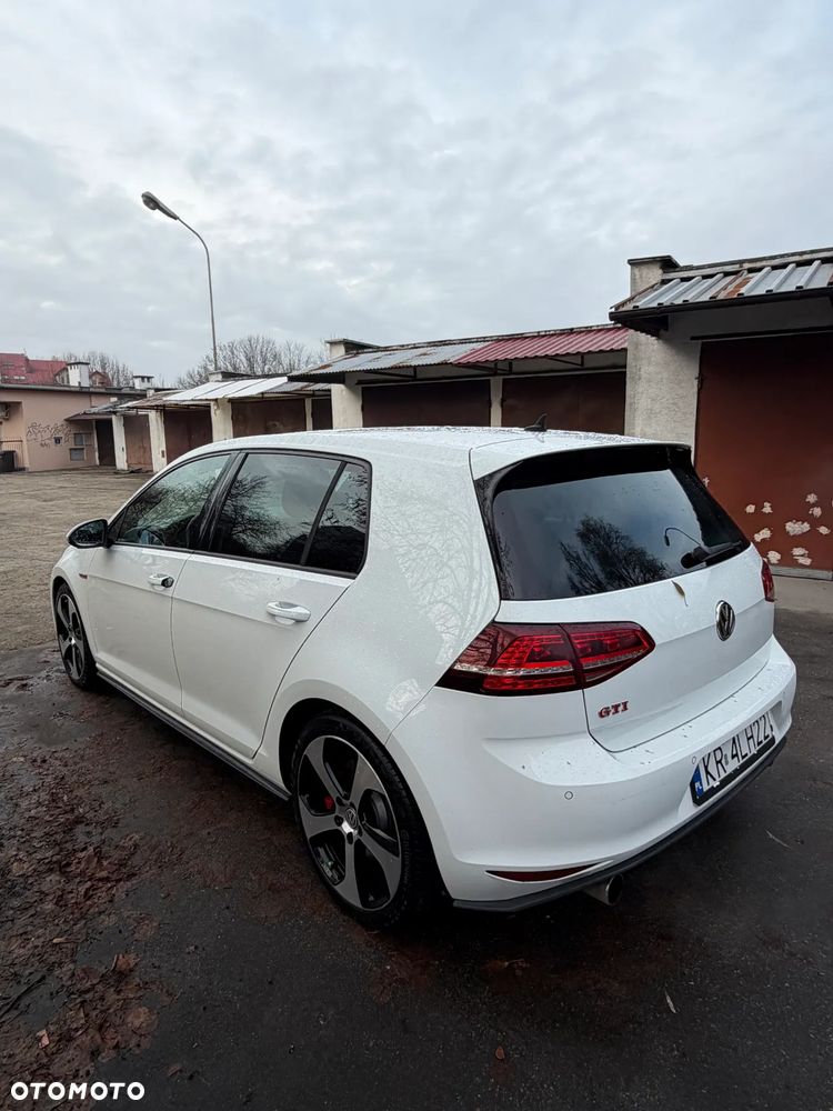 Volkswagen Golf - 4