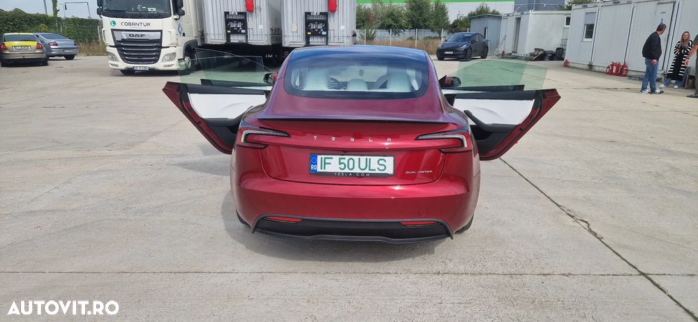 Tesla Model 3 - 10