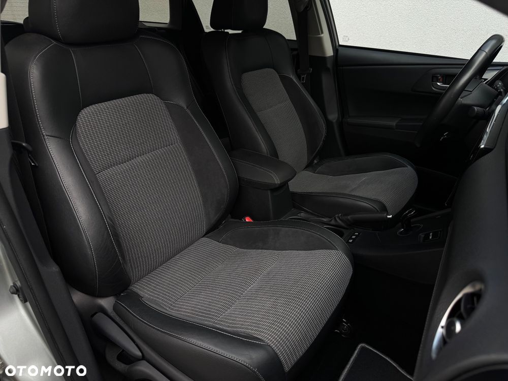 Toyota Auris 1.8 HSD Prestige NAVI - 30