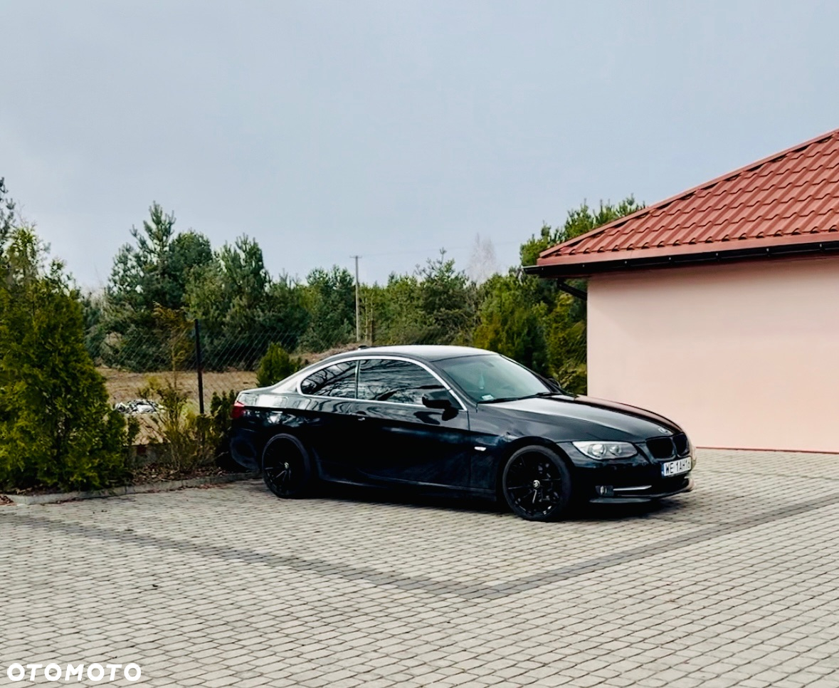 BMW Seria 3 325d Coupe - 2