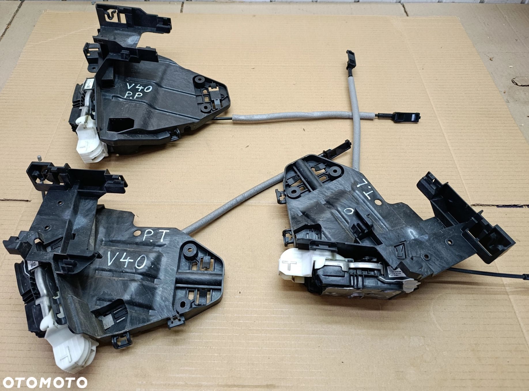 Volvo V40 II zamek drzwi przód tył przednie tylne - 1