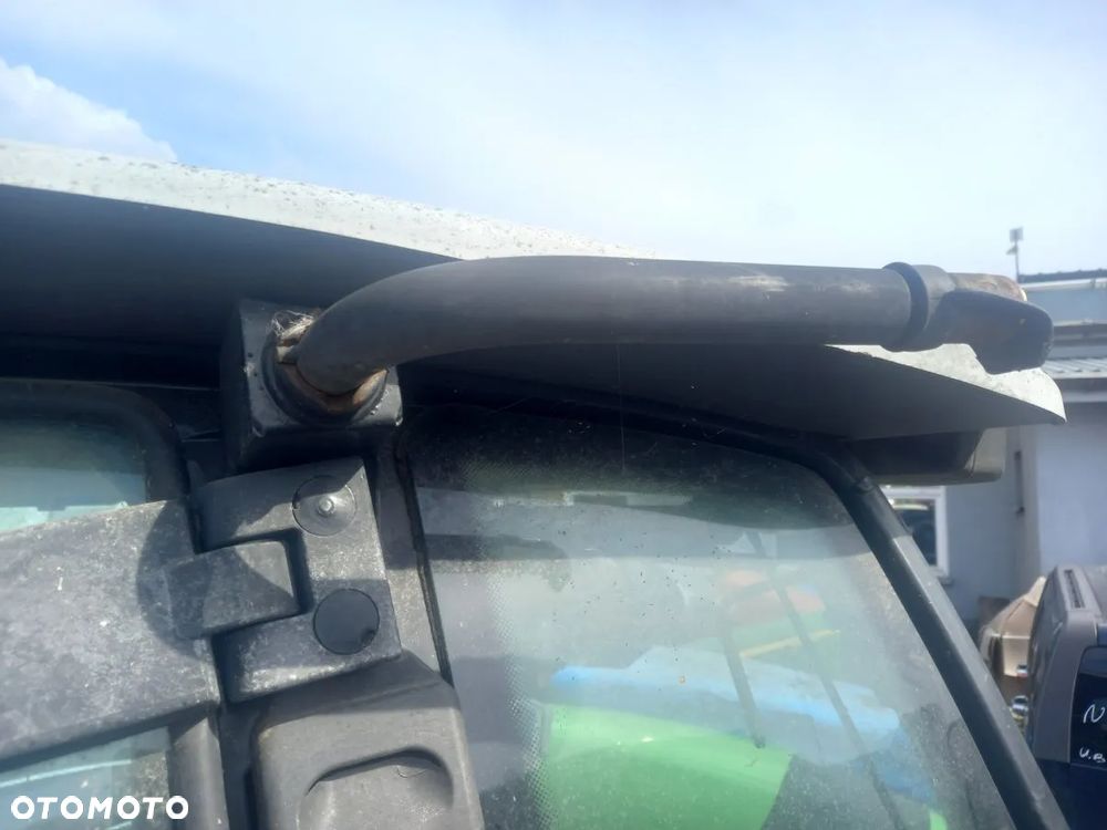 Uchwyt lampy ostrzegawczej Deutz Fahr Agrotron M650 - 1