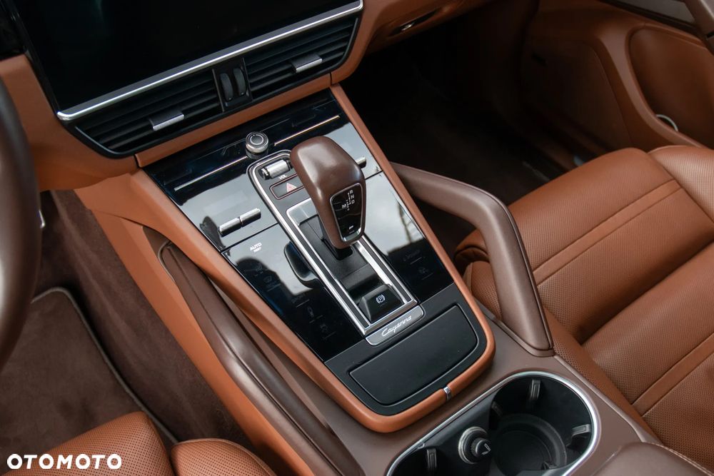 Porsche Cayenne S - 23