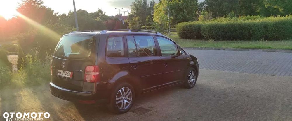 Volkswagen Touran 2.0 TDI DPF DSG STYLE - 18