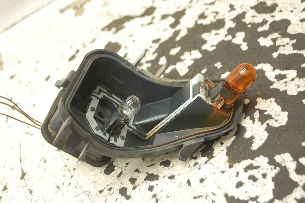 WKŁAD LAMPY LEWY PRAWY TYŁ TYLNY 5K0945258 5K0945257 VW GOLF VI - 3