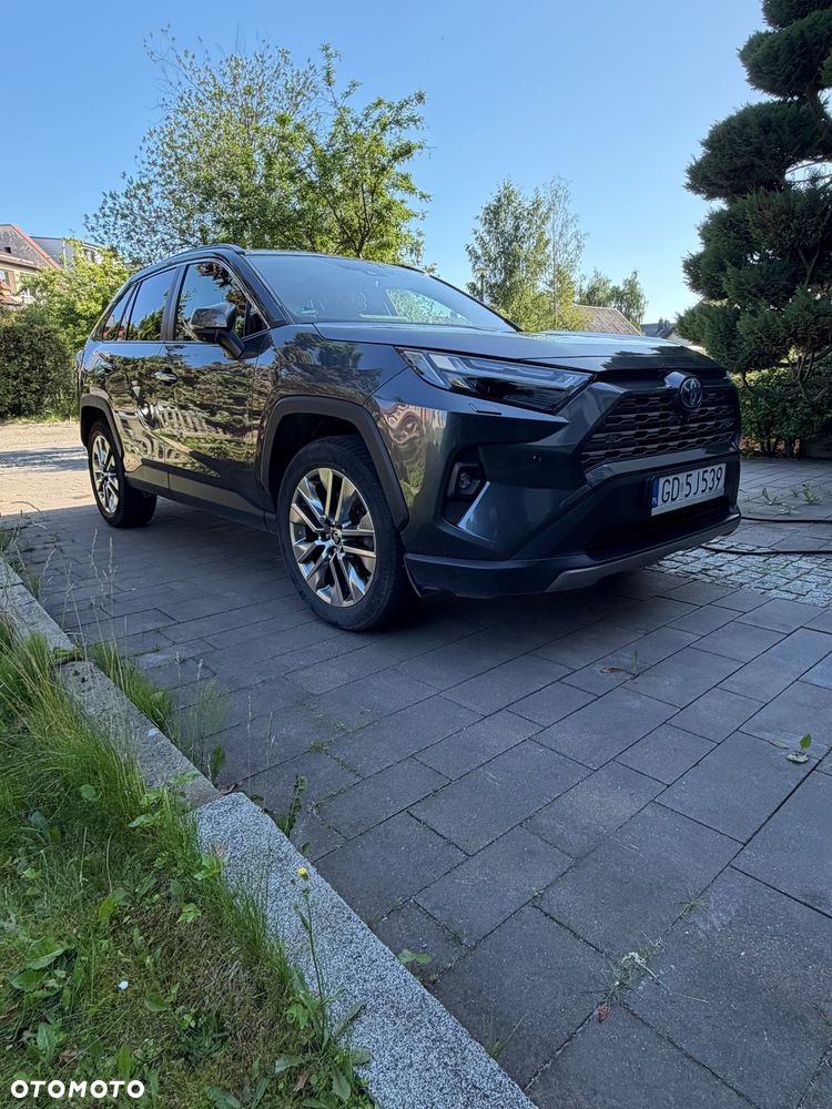 Toyota RAV4 - 1