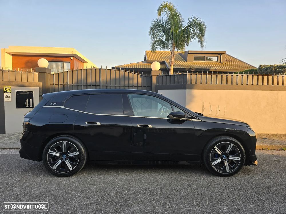 BMW iX xDrive 40 Pack Desportivo - 7