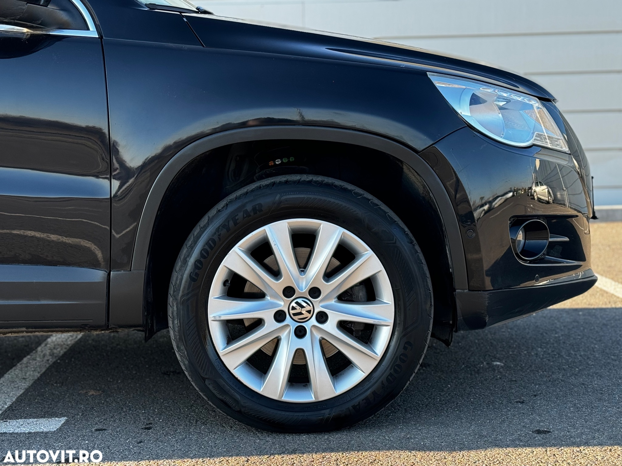 Volkswagen Tiguan 2.0 TDI 4Motion DSG Sport & Style - 6