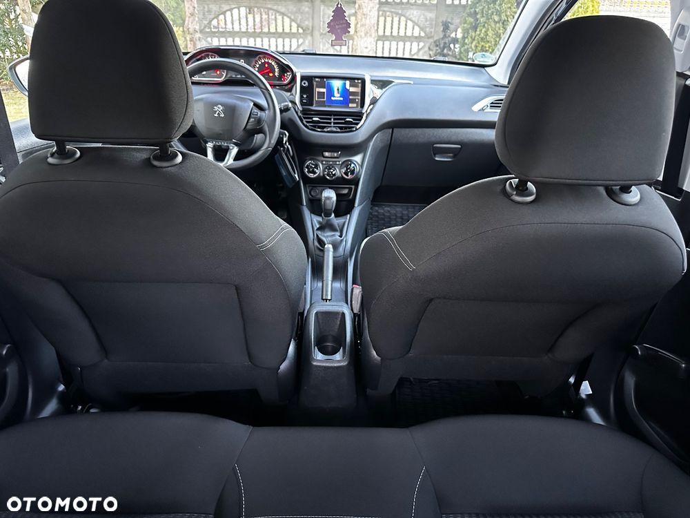 Peugeot 208 PureTech 82 Urban Move - 28