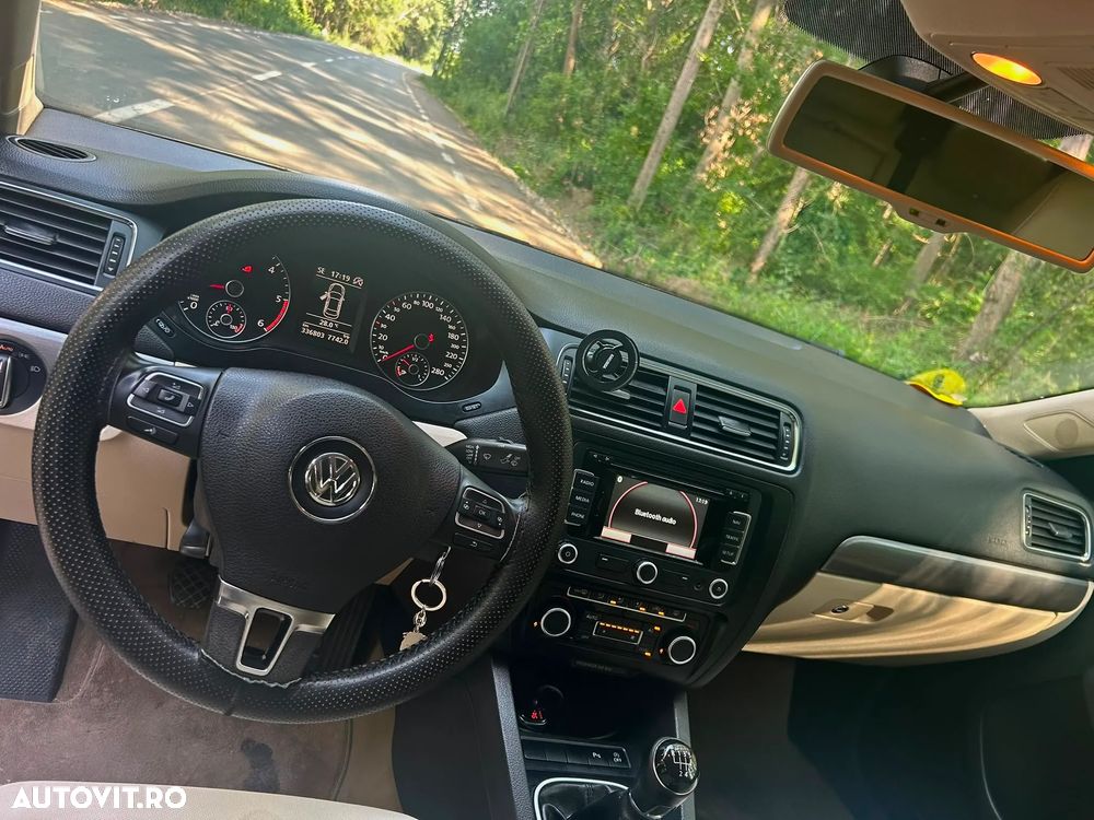 Volkswagen Jetta 1.6 TDI DPF Comfortline - 8