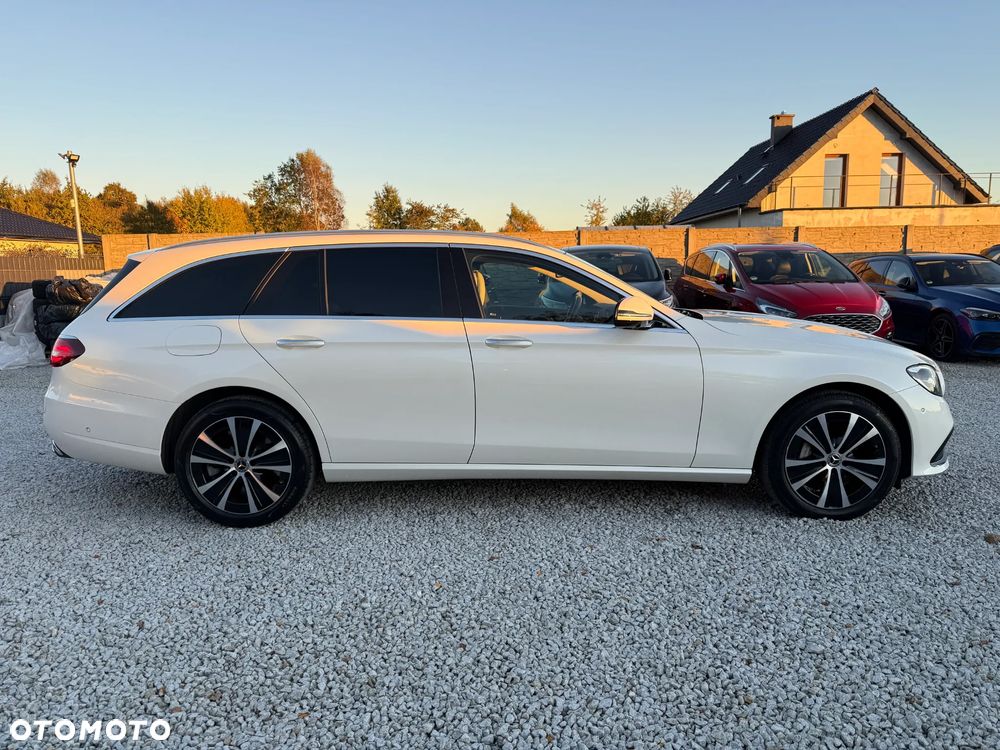 Mercedes-Benz Klasa E 300 d T 9G-TRONIC Avantgarde - 18