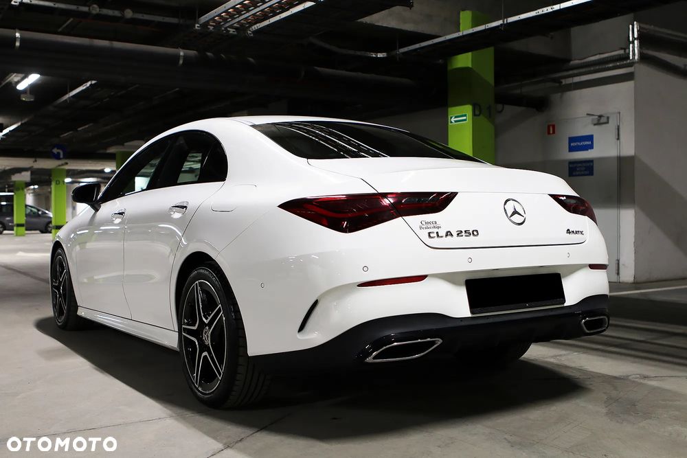 Mercedes-Benz CLA 250 4Matic 7G-DCT AMG Line - 9