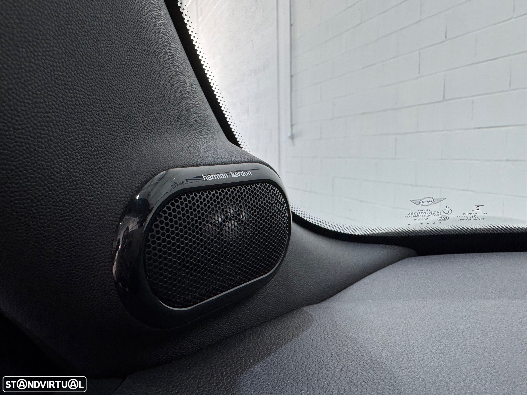 MINI Cabrio John Cooper Works - 34