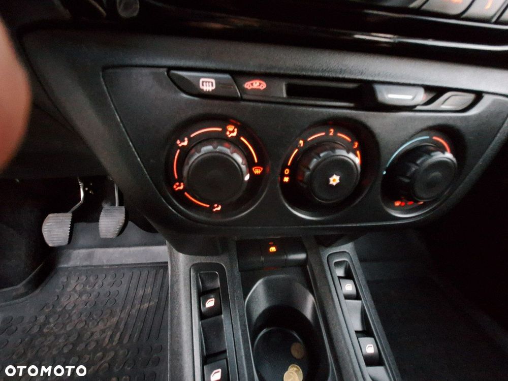 Peugeot 301 1.6 BlueHDi Active - 23