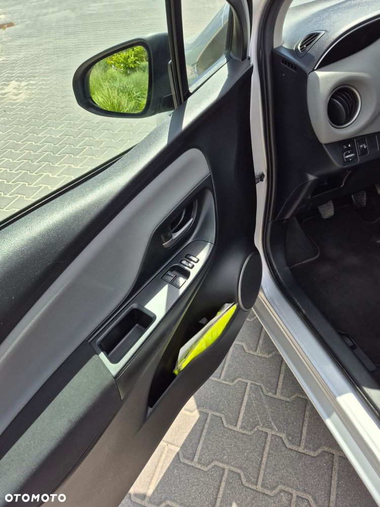 Toyota Yaris 1.33 Premium EU6 - 8