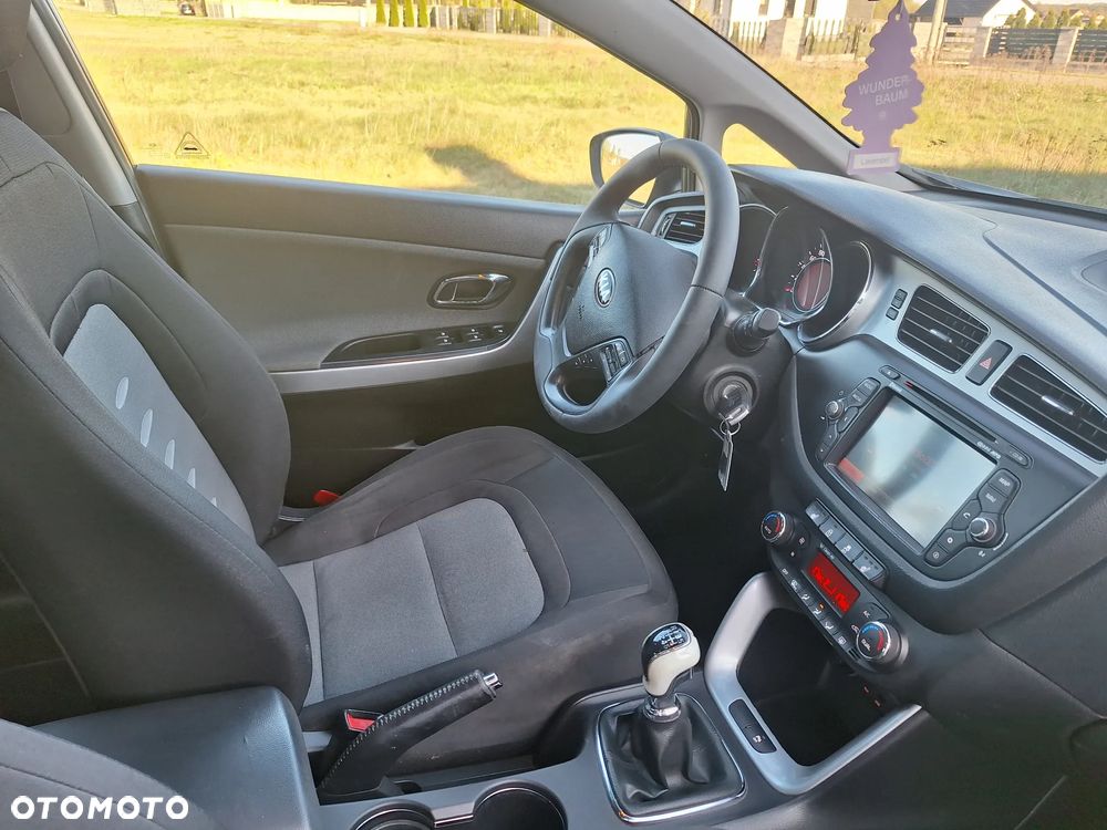 Kia Ceed - 27