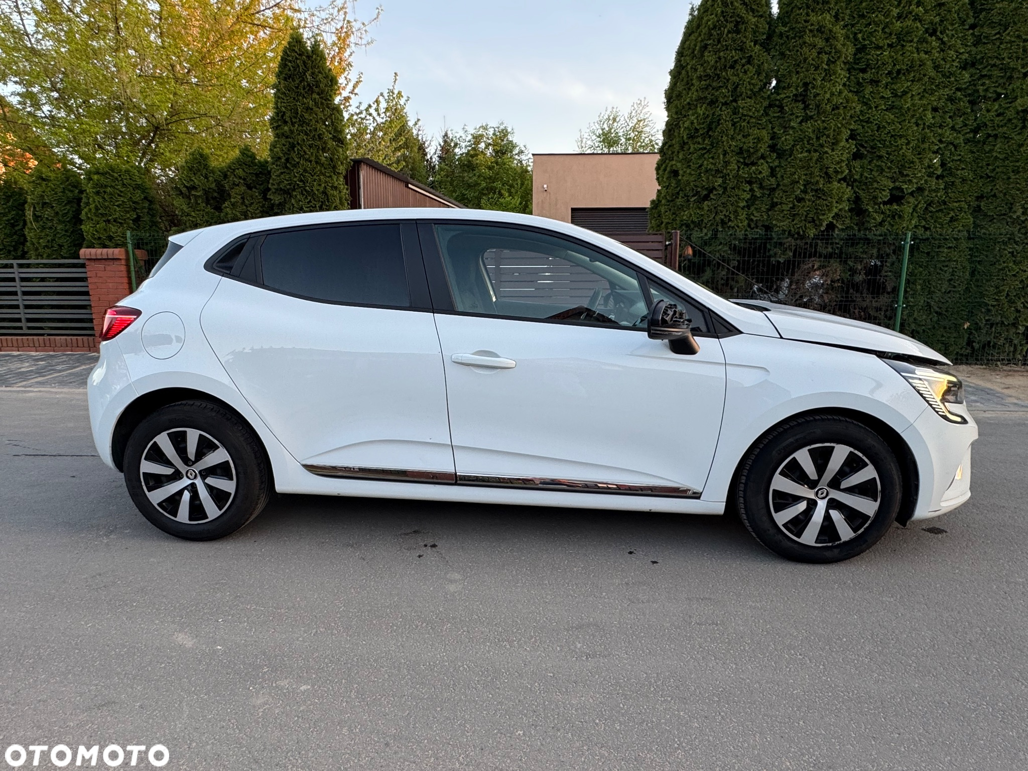 Renault Clio BLUE dCi 100 EVOLUTION - 6
