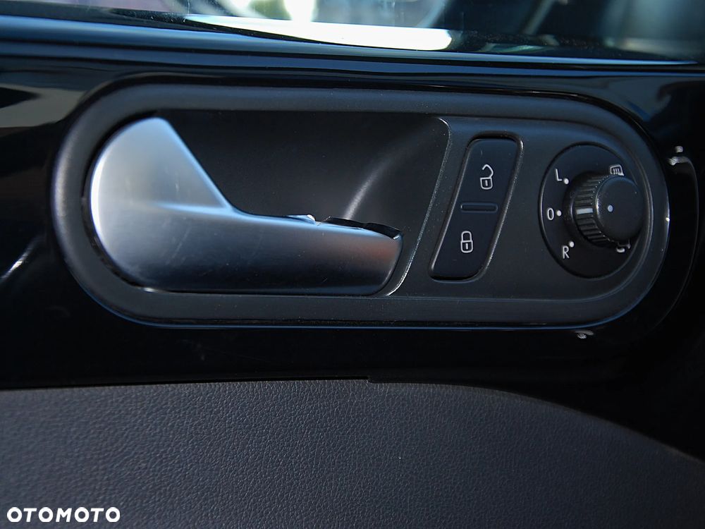 Volkswagen Beetle The 1.6 TDI DPF DSG Fender Edition - 32