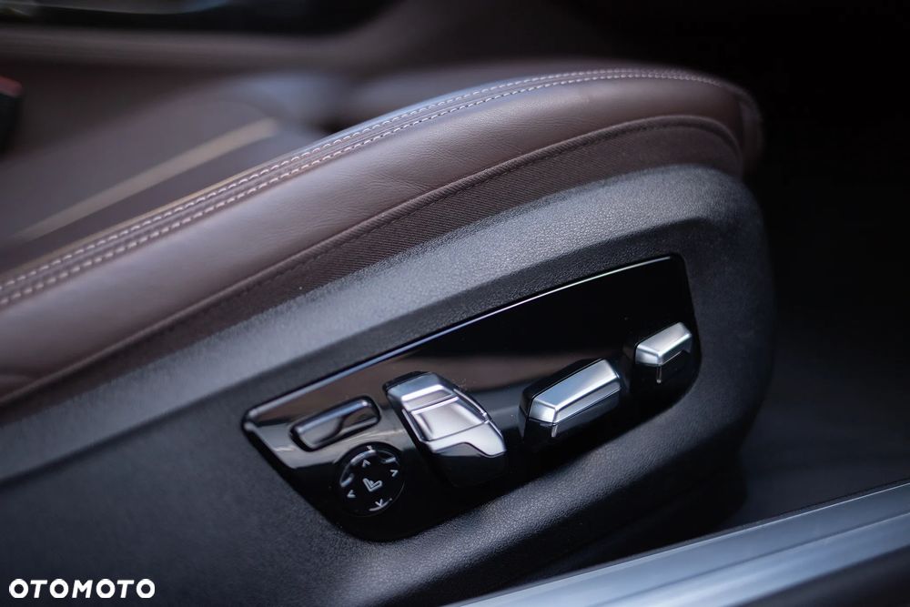 BMW Seria 7 - 26