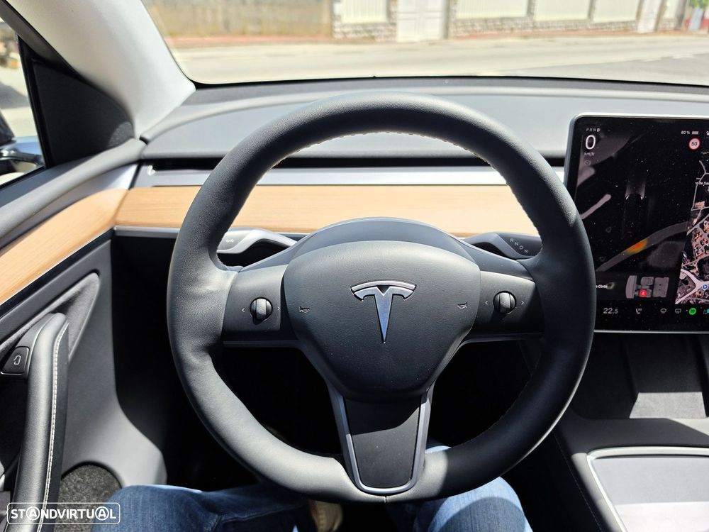 Tesla Model Y Long Range Dual Motor AWD - 18