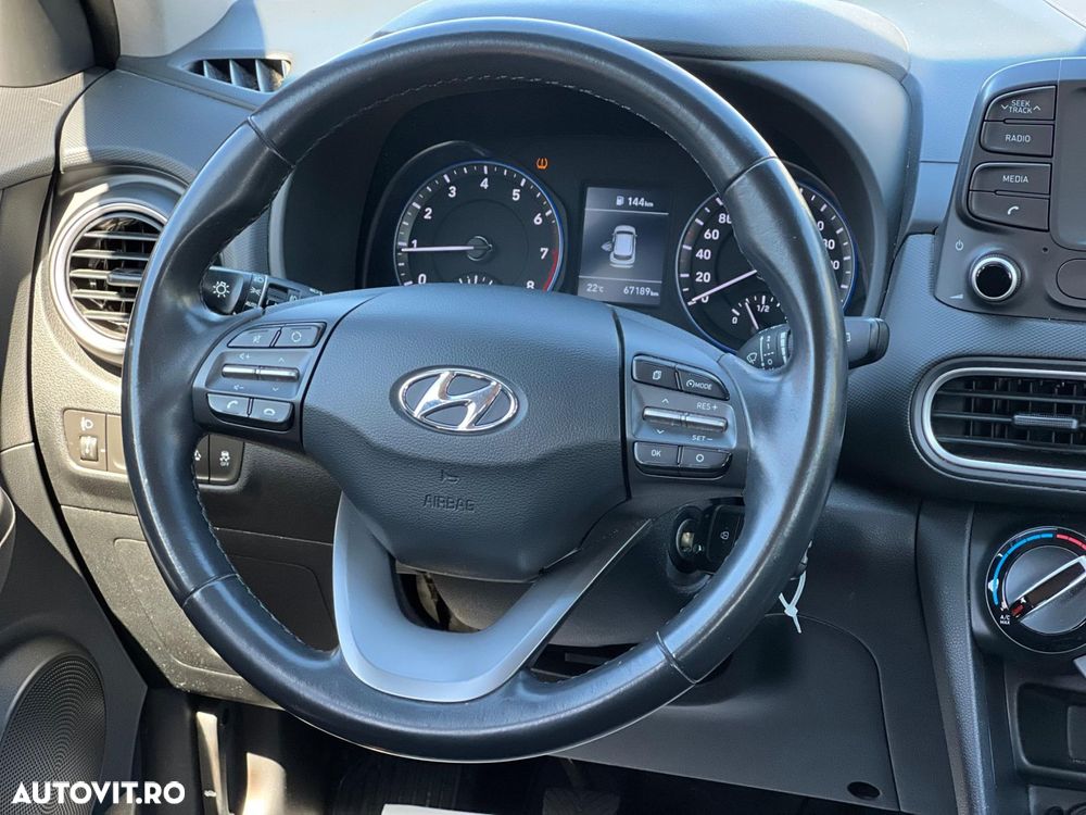 Hyundai KONA - 12