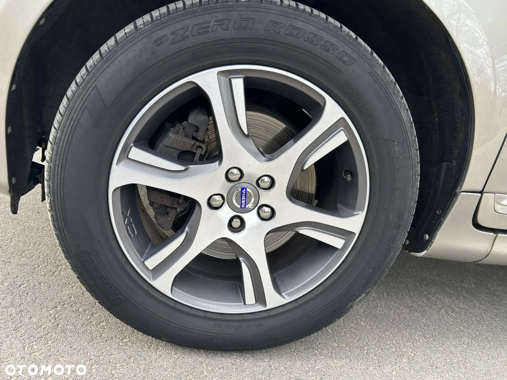 Volvo XC 60 D5 AWD Geartronic Summum - 11