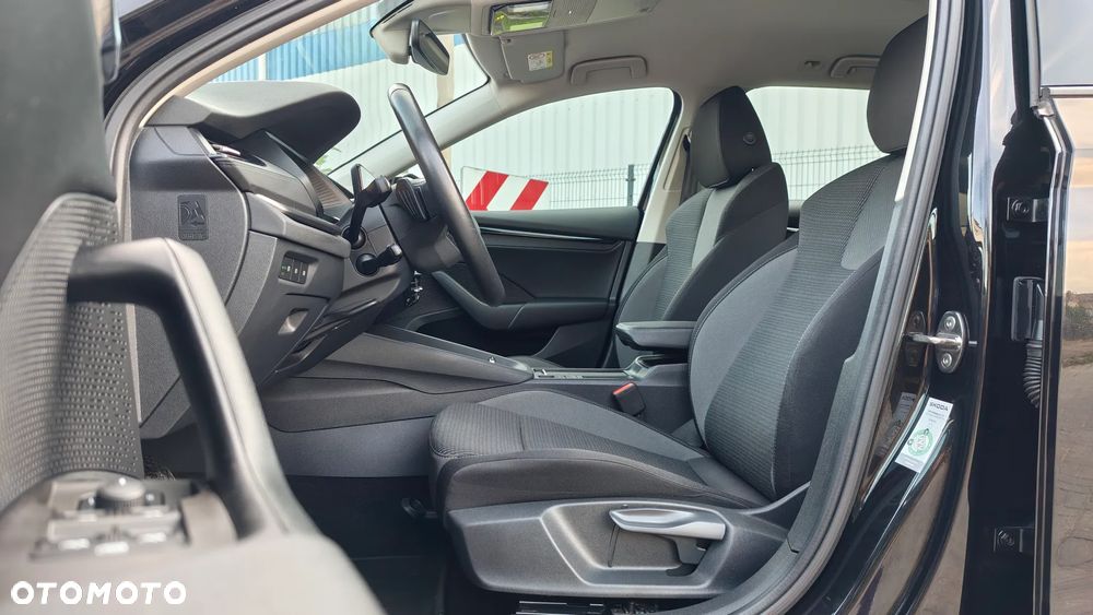 Skoda Octavia 2.0 TDI DSG Sportline - 5