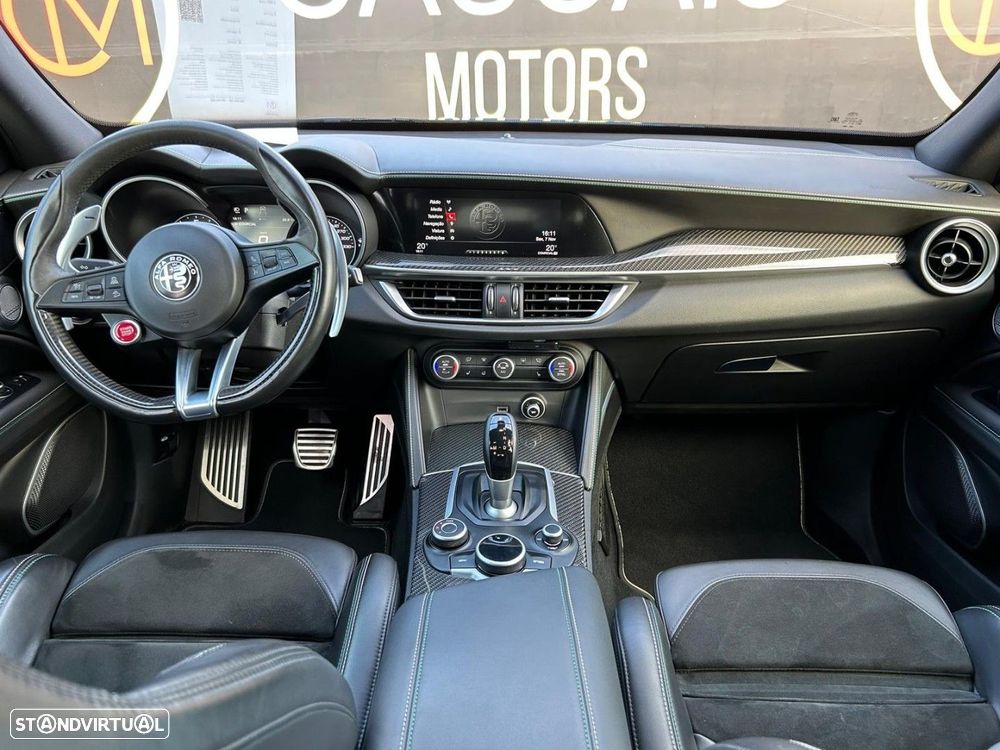 Alfa Romeo Stelvio V6 2.9 Bi-Turbo AT8-Q4 Quadrifoglio - 14