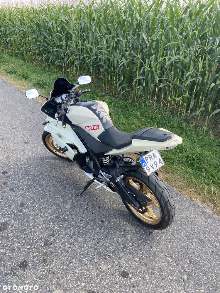 Yamaha YZF - 7
