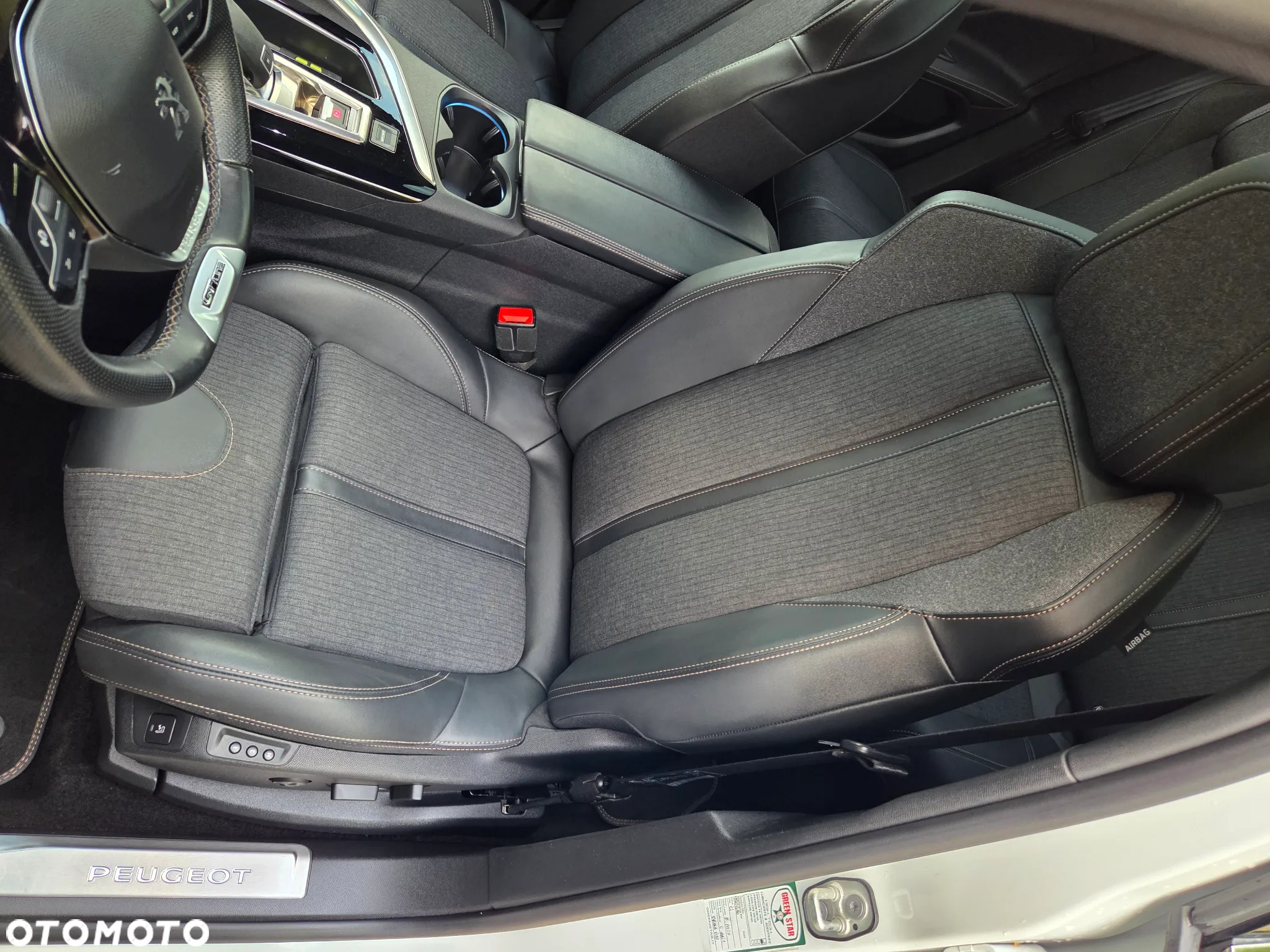 Peugeot 3008 1.5 BlueHDi GT S&S EAT8 - 23