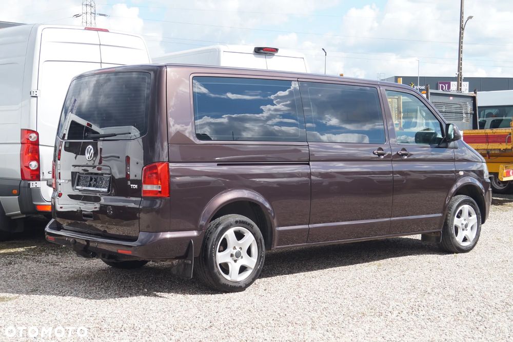 Volkswagen Caravelle - 14
