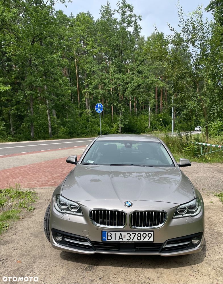 BMW Seria 5 525d Luxury Line - 2